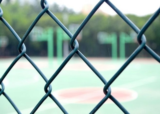 Zwarte pvc Met een laag bedekte Kettingsverbinding Mesh Fence 1mm7mm Waterdichte Draaddiameter