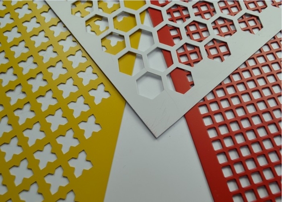 Hexagonaal Geperforeerd Metaalnetwerk 0.58mm Dikte voor Architecturale Toepassingen