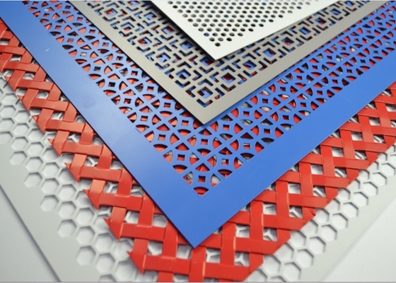 Decoratief Geperforeerd Metaal Mesh Sheets 1m/1.22m Breedte voor Ruimteverdelers